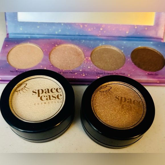 Bundle of 3 Space Case Cosmetics - Picture 2 of 6
